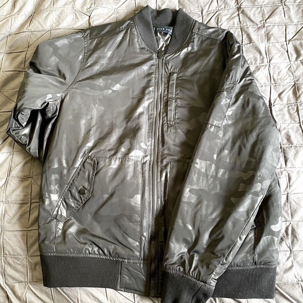 Black camo zip up bomber
